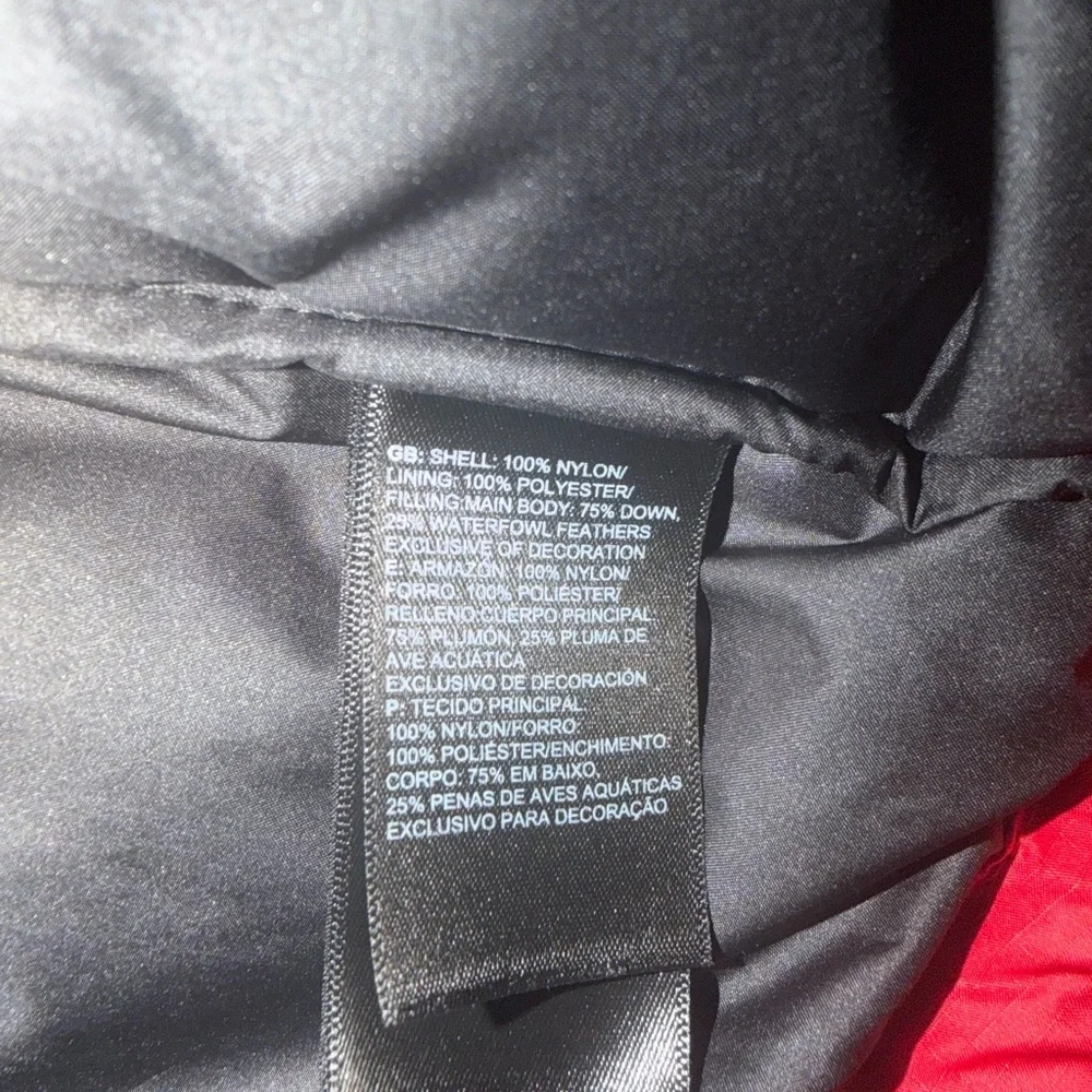 The North Face Red and Black Insulated Jacket - Picture 3 of 5